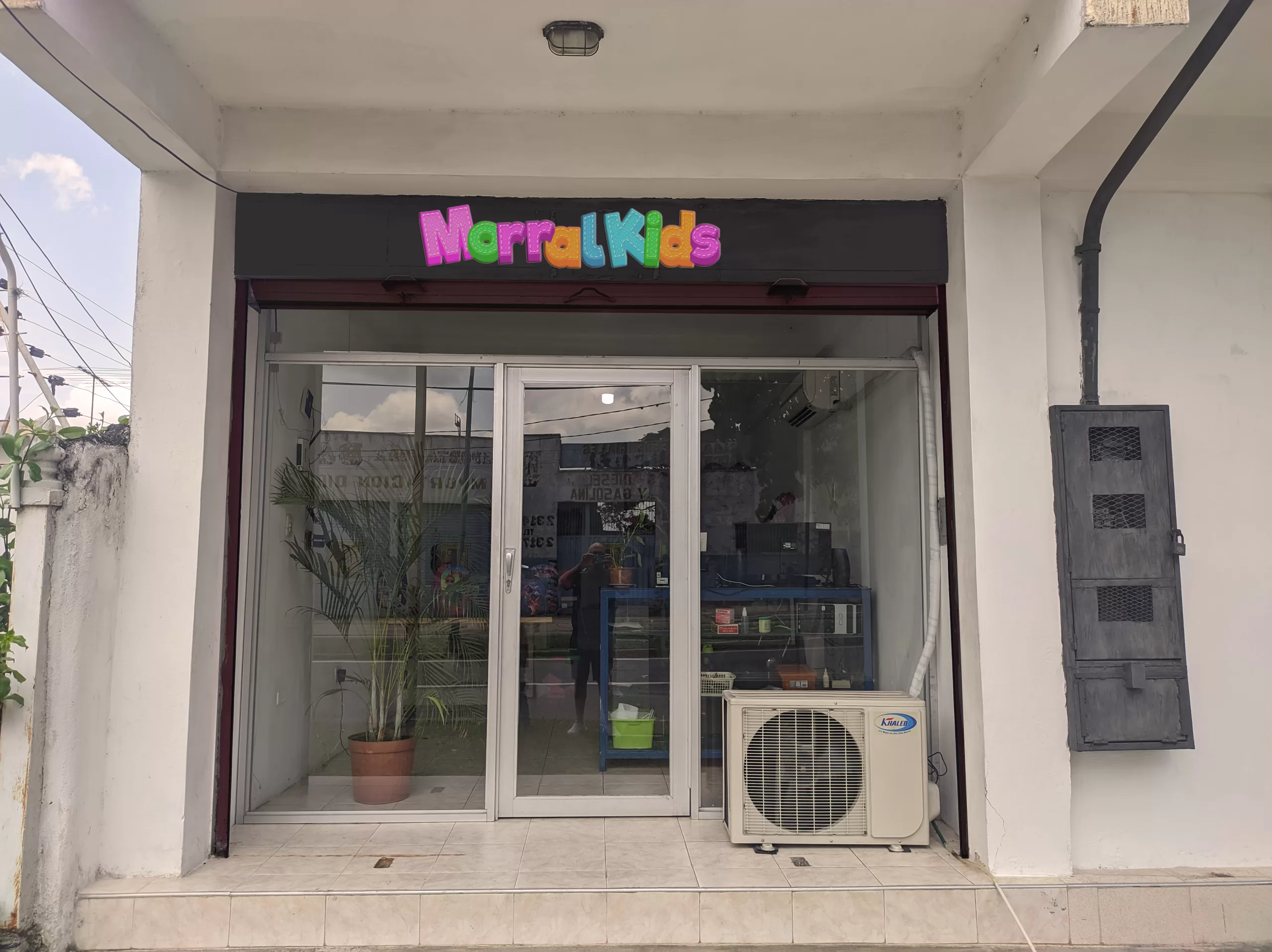 Fachada de la empresa morralkids.com san felipe yaracuy, Venezuela